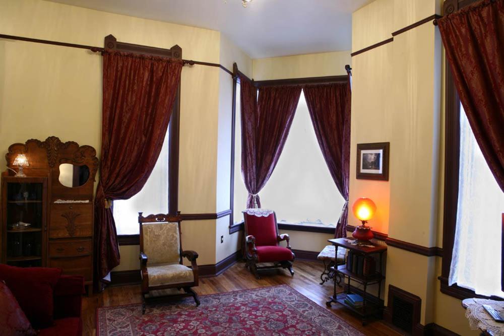 King Suite interior